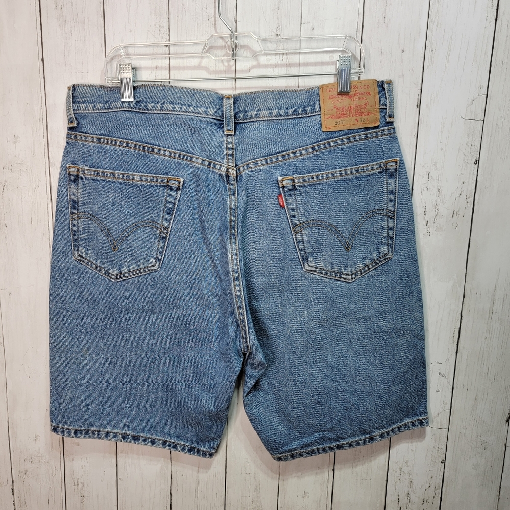 Levi’s Men’s 505 Regular Fit Blue Denim Shorts Size 36 Inseam 9" - Picture 5 of 8